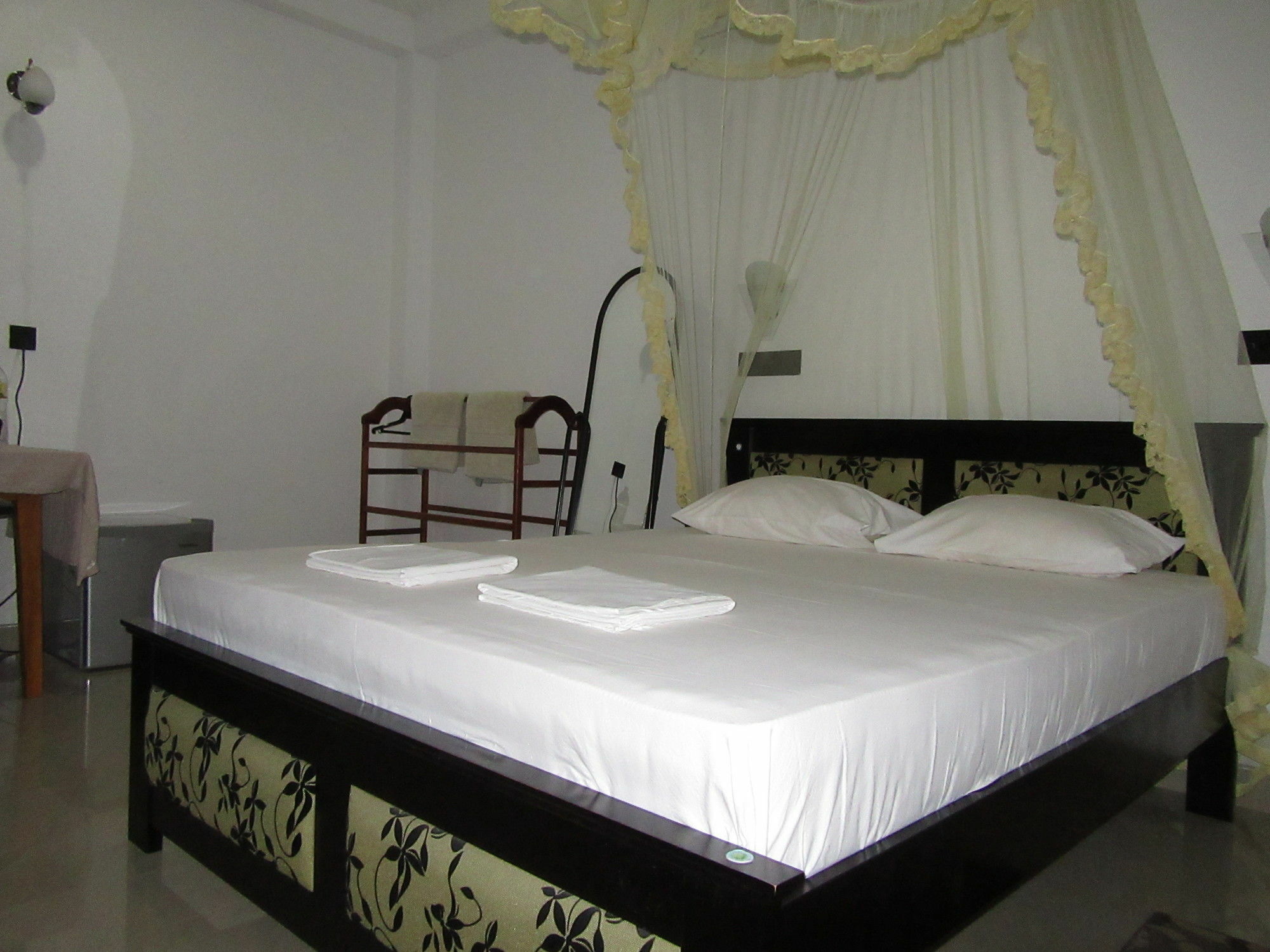 Extremehost Guest House Banduramulla Bagian luar foto